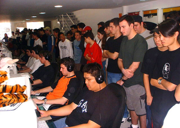 Cheats para Simuladores: Lan House